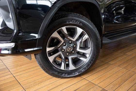 TOYOTA HILUX SW4 2.8 D-4D TURBO DIESEL DIAMOND 7L 4X4 AUTOMÁTICO TOYOTA HILUX SW4 2.8 D-4D TURBO DIESEL DIAMOND 7L 4X4 AUTOMÁTICO